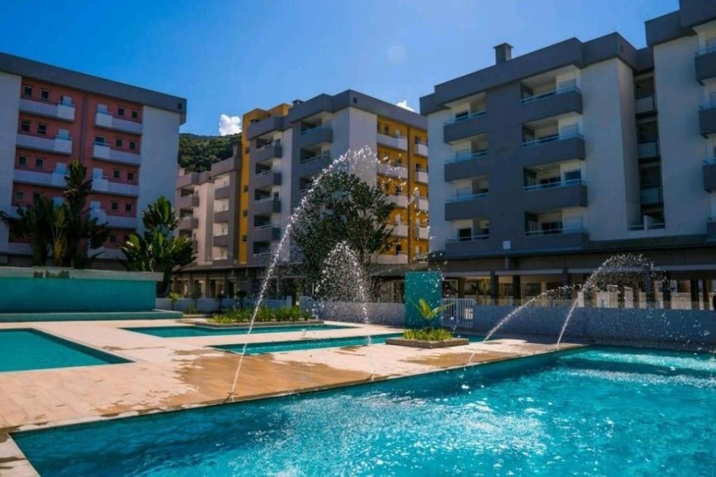 Varanda Gourmet, 05 piscinas, Elevador e Wi-Fi no Condomínio Passaredo Ubatuba Exterior foto